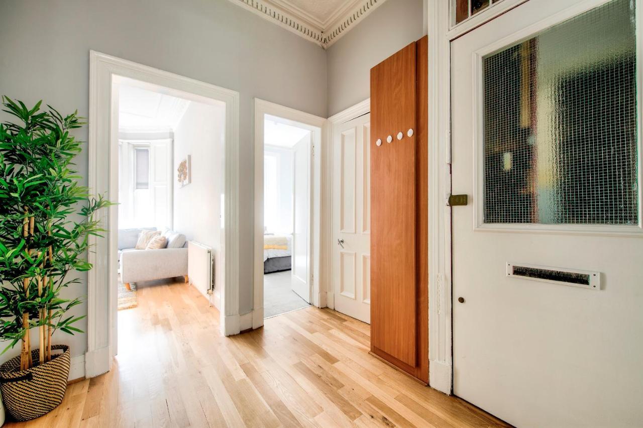 Ferienwohnung Pass The Keys Stylish 2 Bed In Heart Of West End Glasgow Exterior foto