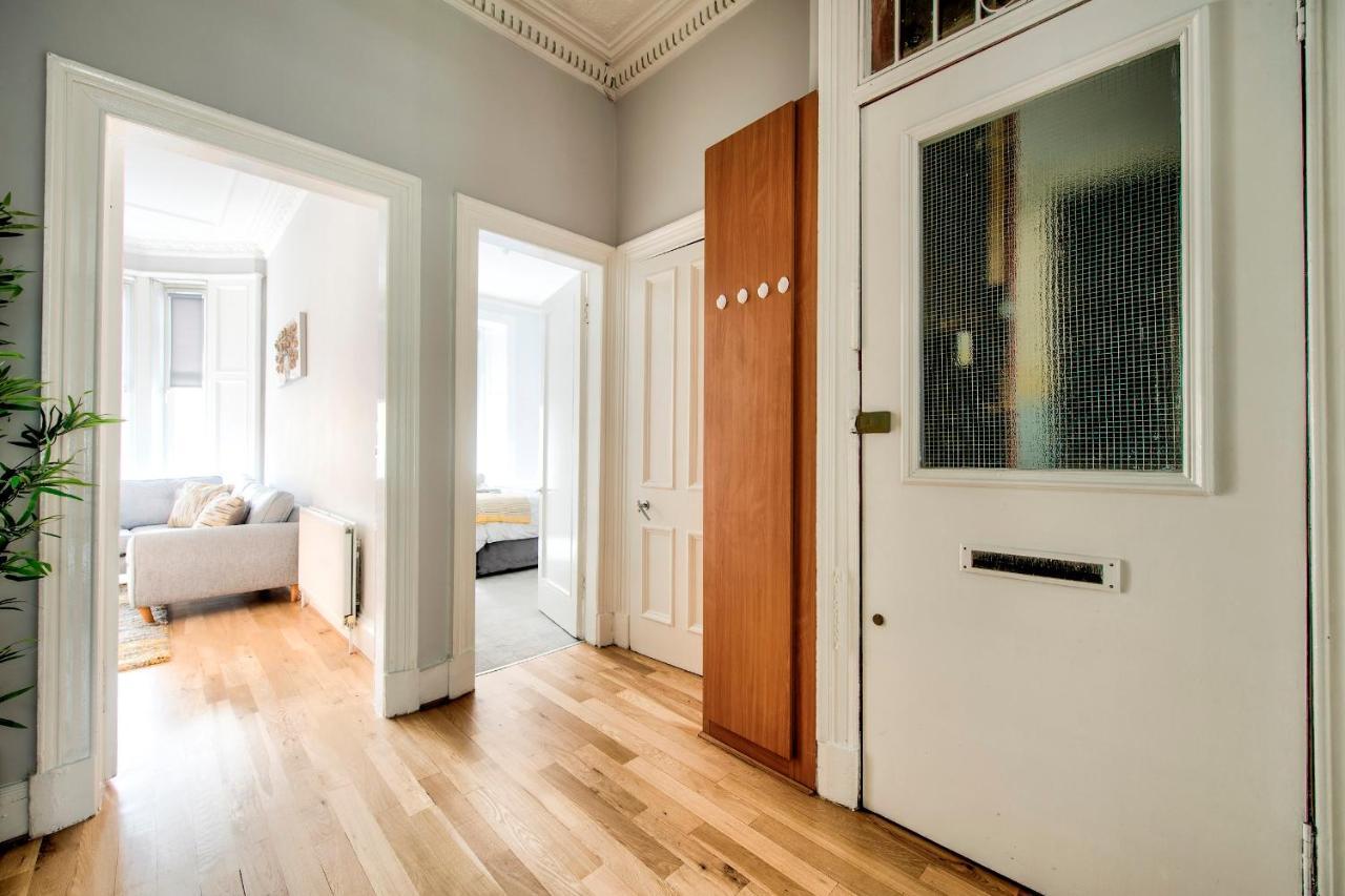 Ferienwohnung Pass The Keys Stylish 2 Bed In Heart Of West End Glasgow Exterior foto