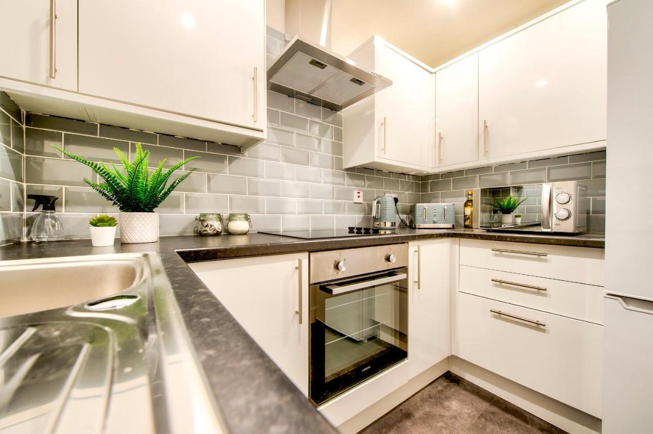 Ferienwohnung Pass The Keys Stylish 2 Bed In Heart Of West End Glasgow Exterior foto